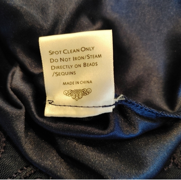 SUE WONG LACE BEADED VNECK COCKTAIL DRESS, NAVY 4 - Picture 16 of 16